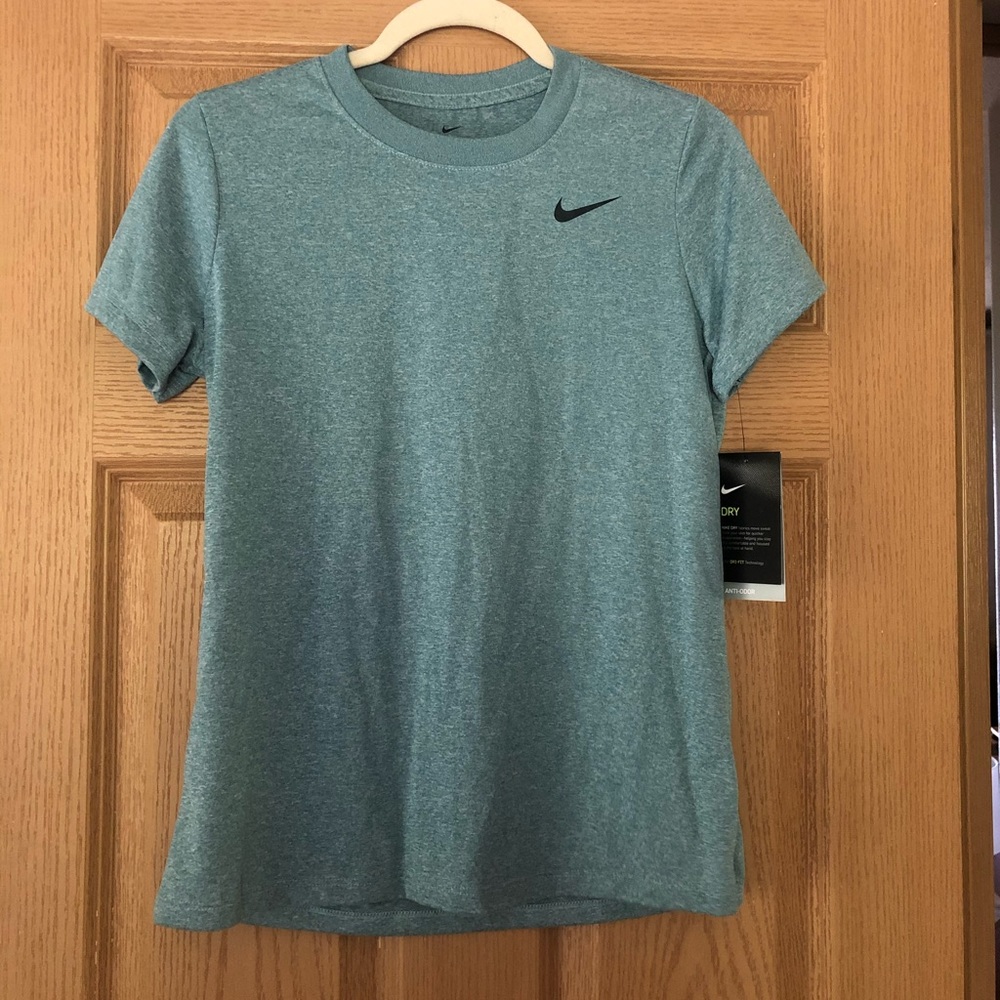 *New* Nike dry fit tee - Size S